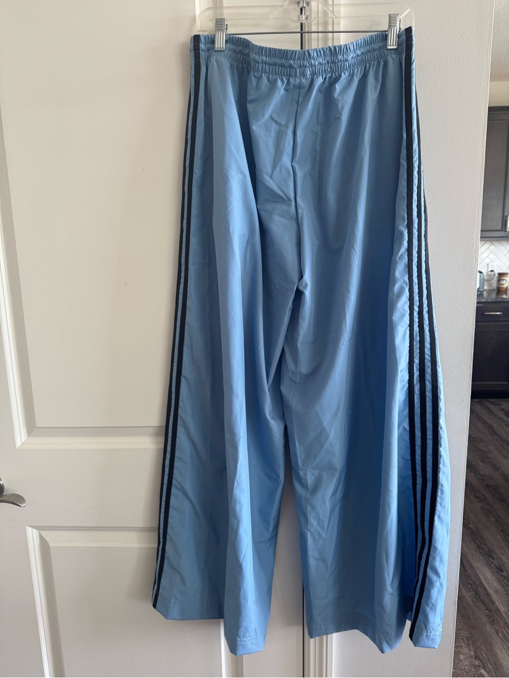 ADIDAS ADICOLOR FIREBIRD OVERSIZED TRACK PANTS NWT - Picture 4 of 8